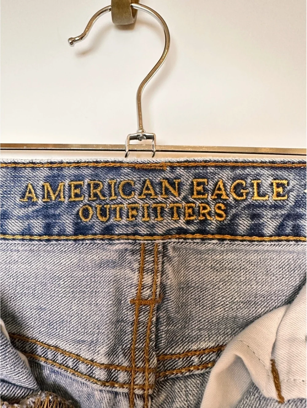 American Eagle Men’s Jeans 28x30 Medium Wash 100% Cotton Denim Distressed